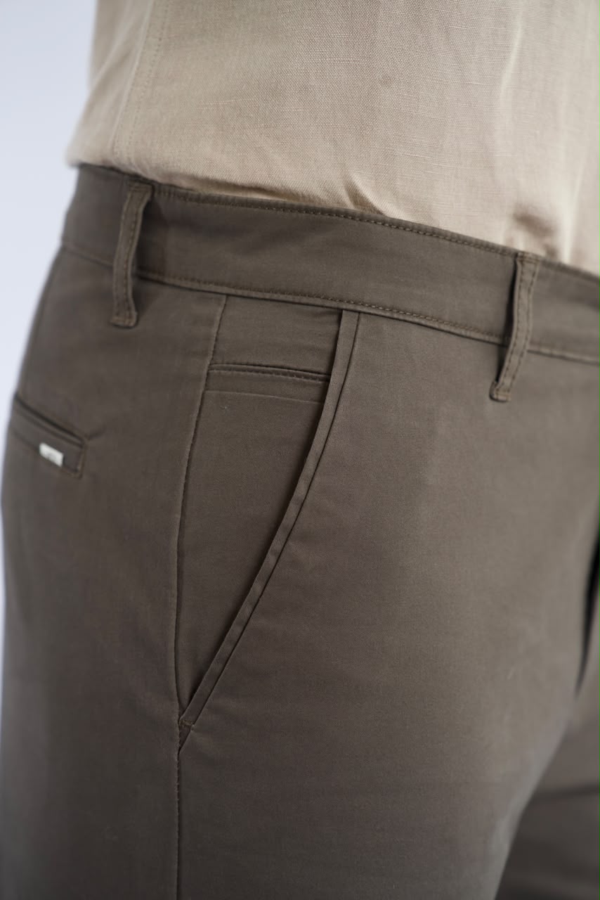 Motion Relaxed Fit Pearl White Trouser
